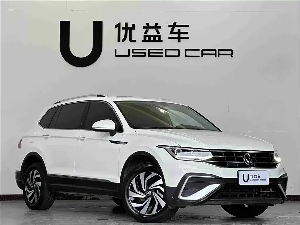 Volkswagen Tiguan L — фото 3