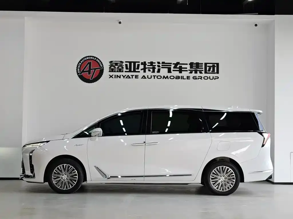 Buick GL8 Hybrid — фото 2