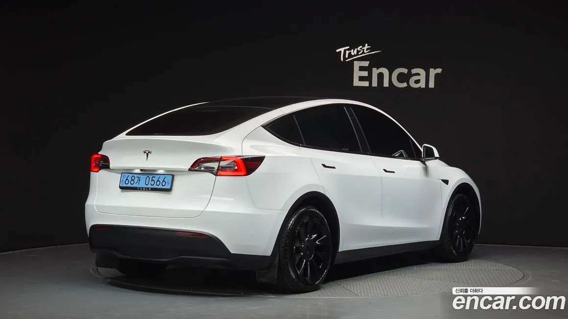Tesla Model Y — фото 2