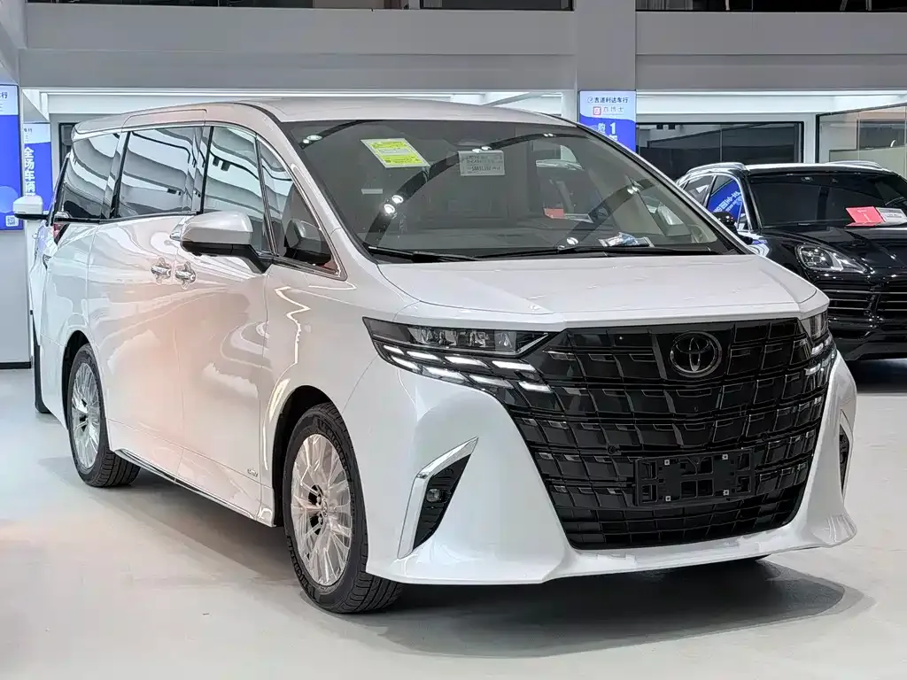 Toyota Alphard — фото 3