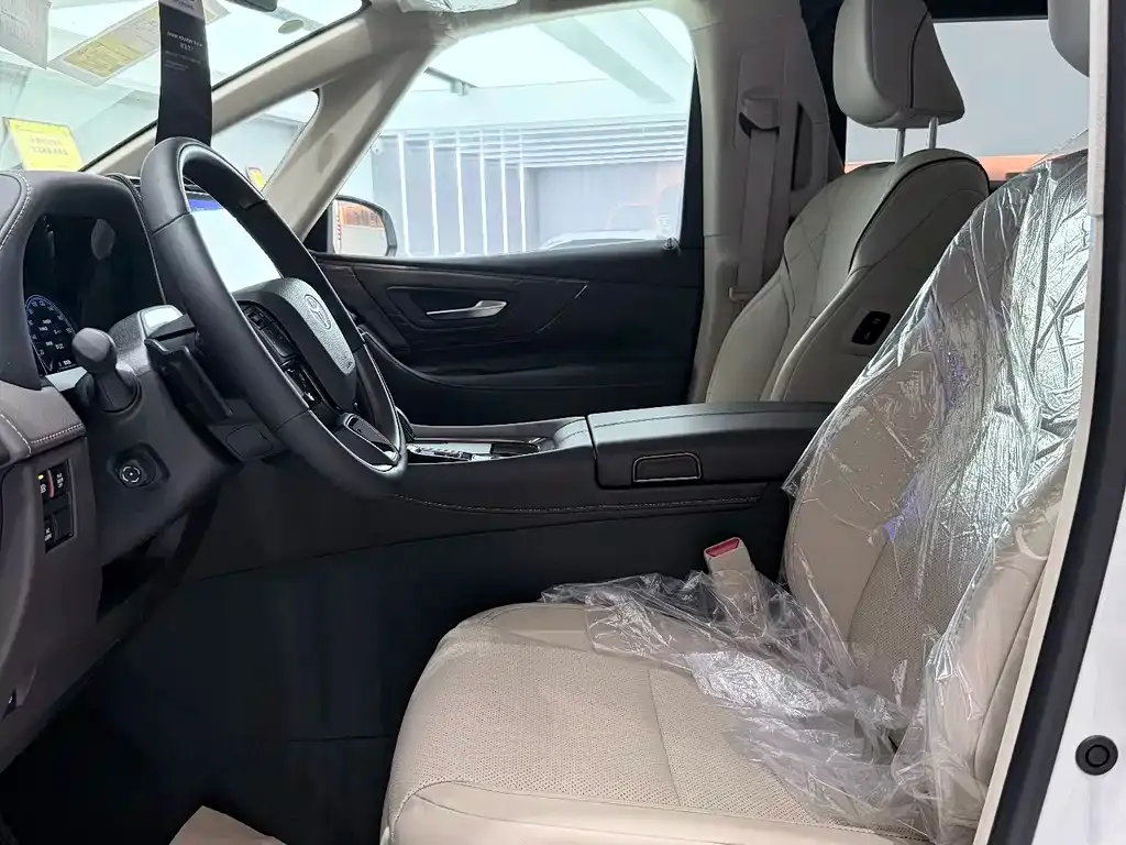 Toyota Alphard — фото 8