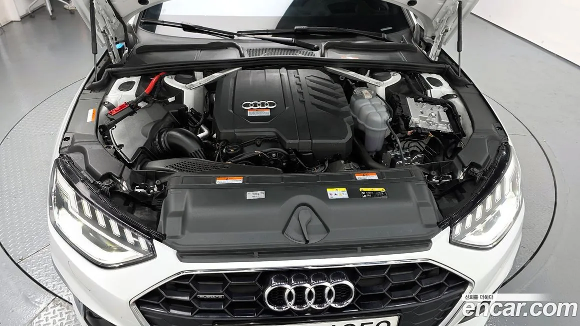Audi A4 — фото 6