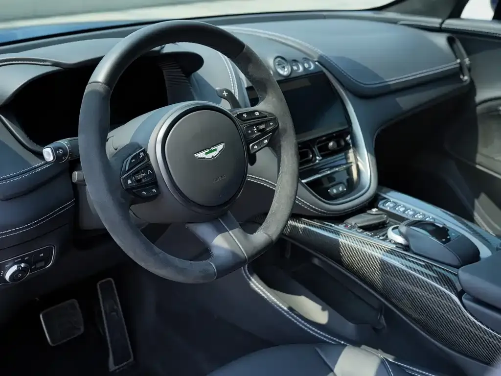 Aston Martin DBX — фото 10