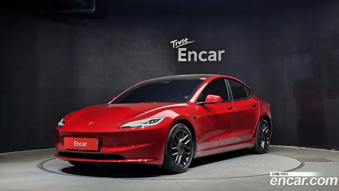 Tesla Model 3 — фото 1
