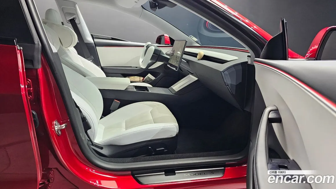 Tesla Model 3 — фото 10