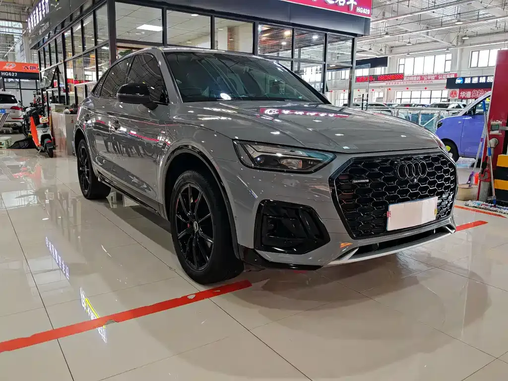 Audi Q5L Sportback — фото 3