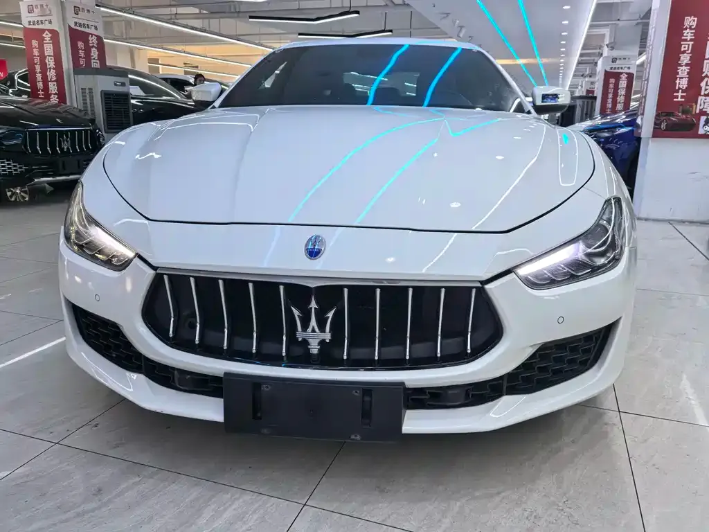 Maserati Ghibli — фото 1