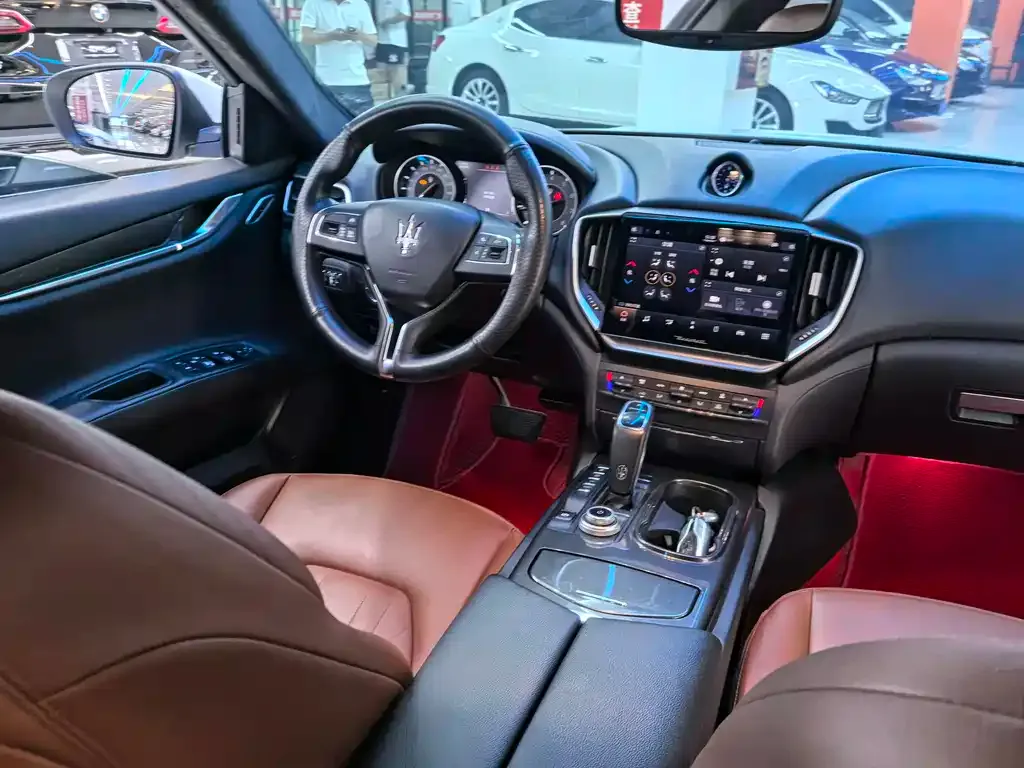 Maserati Ghibli — фото 7