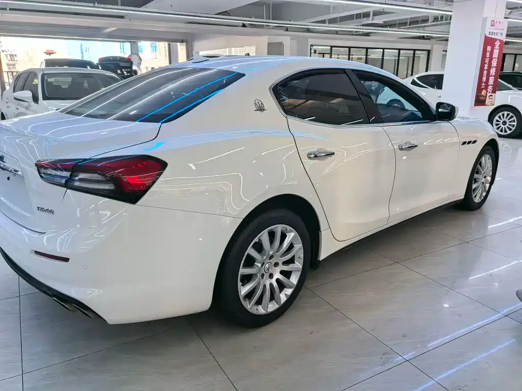 Maserati Ghibli — фото 9