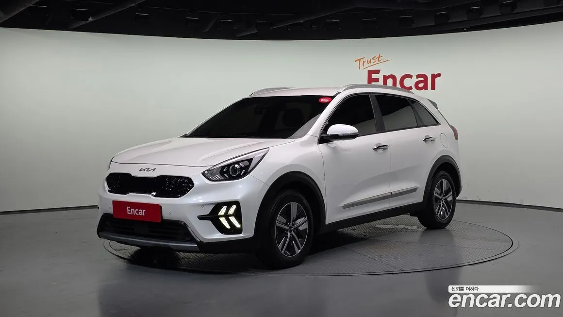 Kia Niro — фото 1