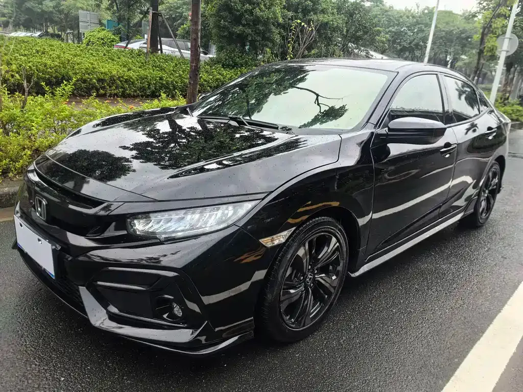 Honda Civic — фото 1