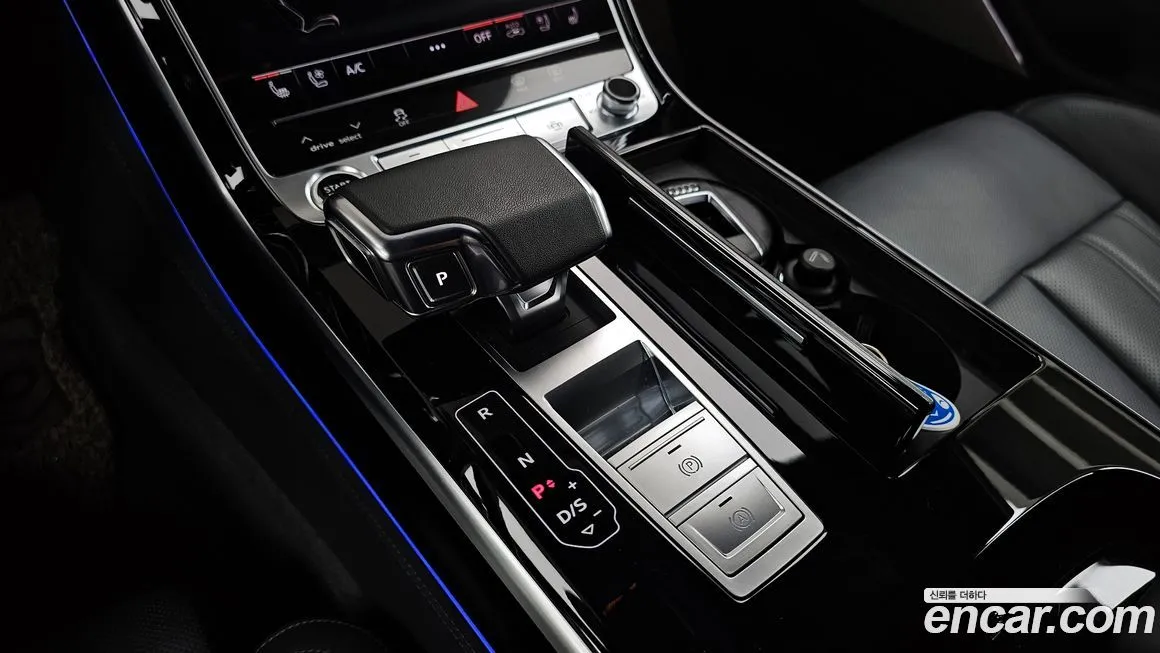 Audi A8 — фото 9
