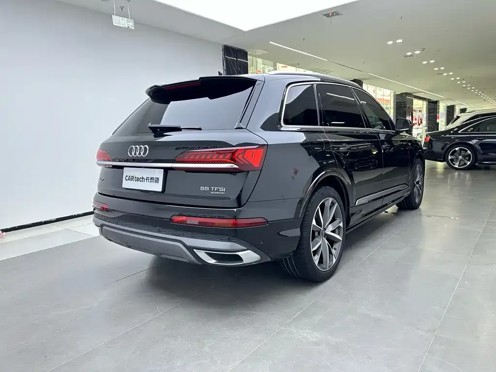 Audi Q7 — фото 2