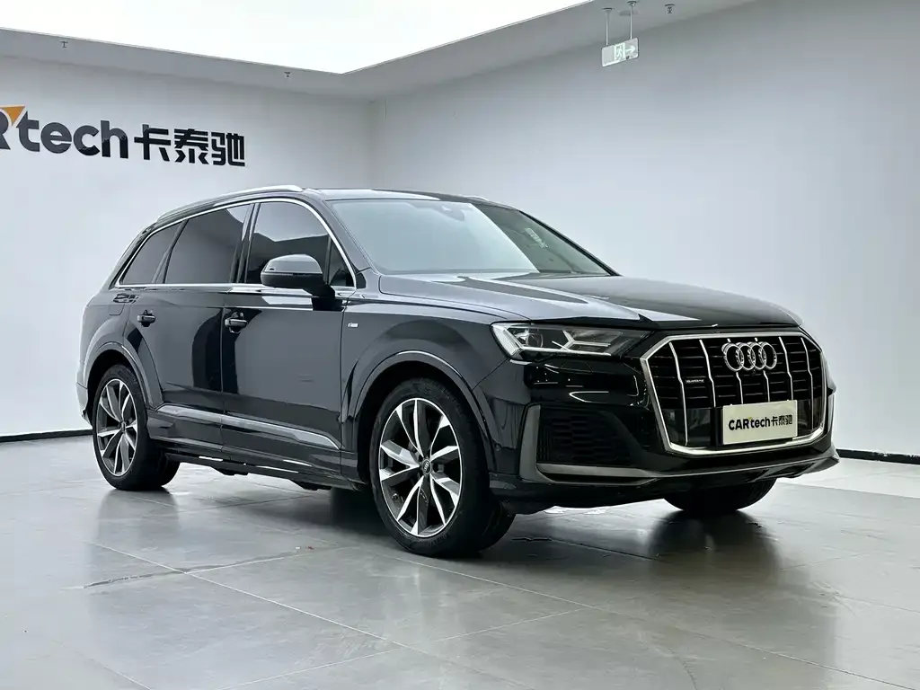 Audi Q7 — фото 9