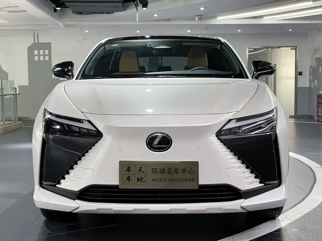 Lexus RZ — фото 2