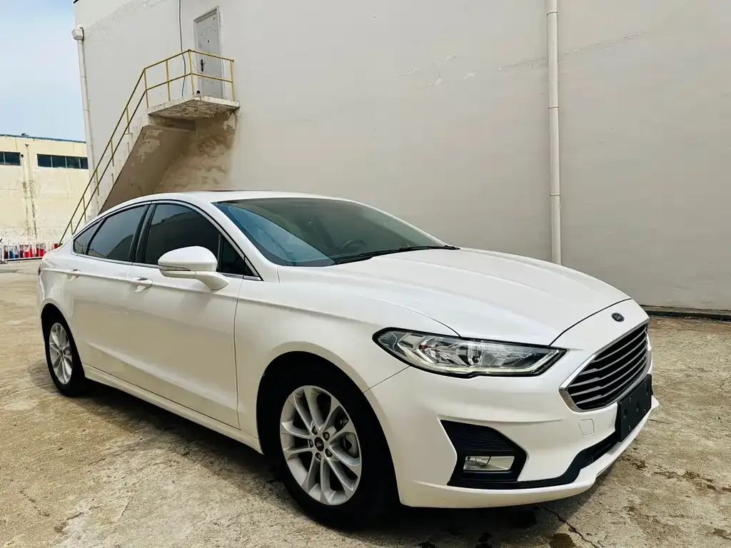 Ford Mondeo — фото 3