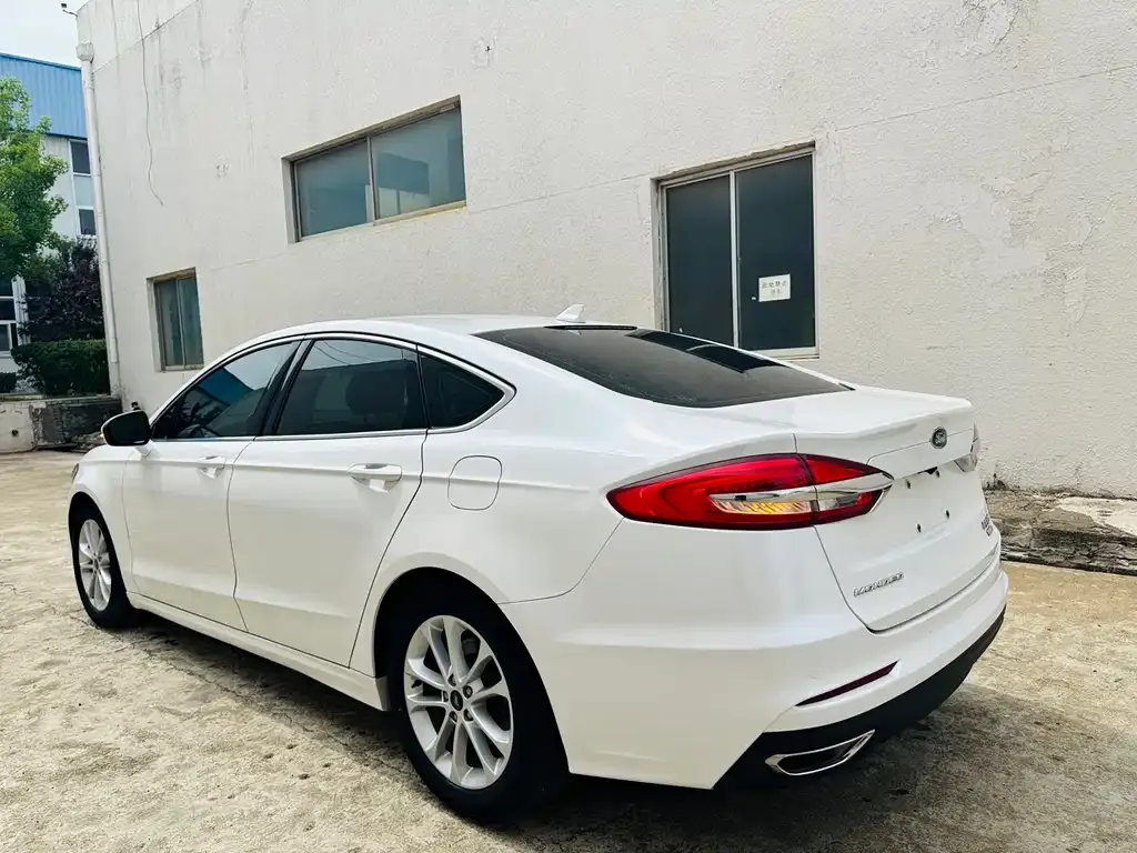 Ford Mondeo — фото 9