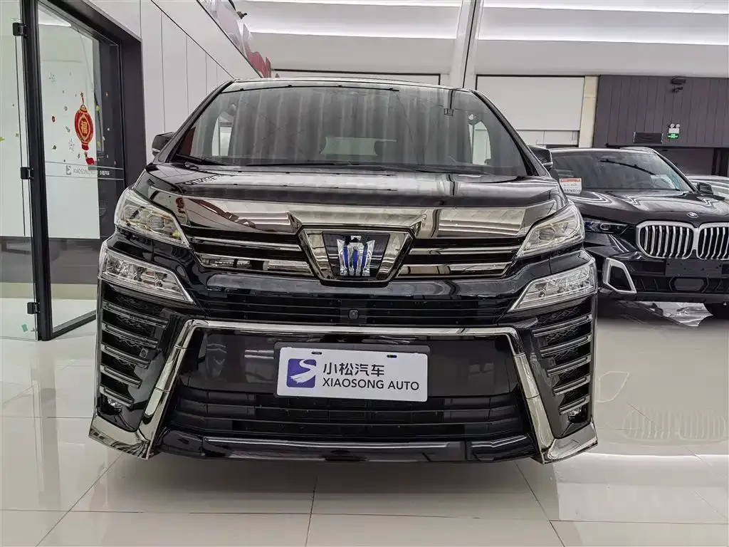 Toyota Vellfire — фото 2