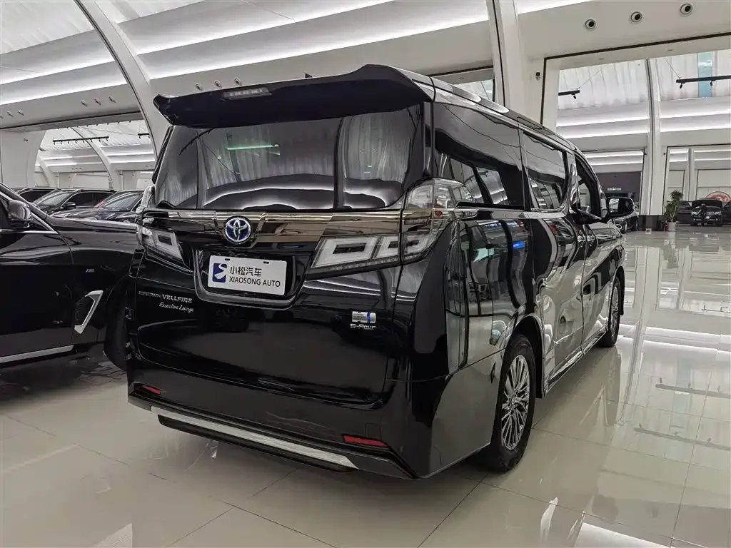 Toyota Vellfire — фото 4