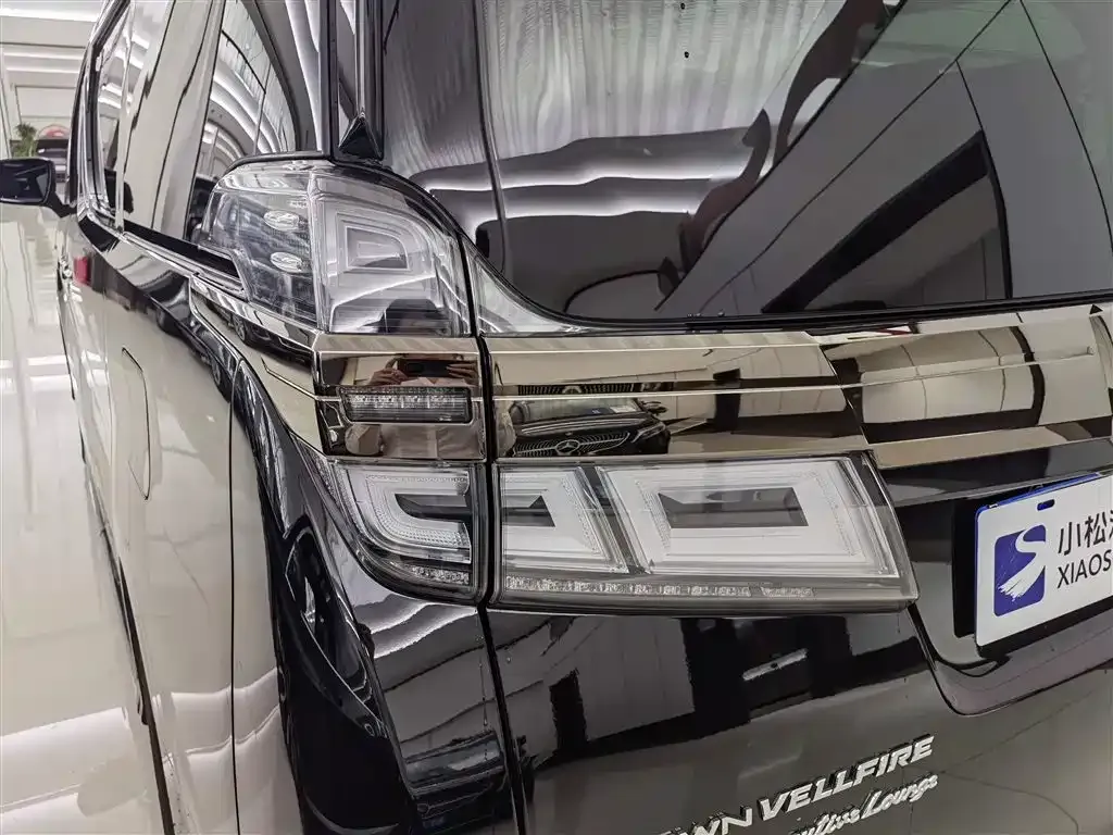 Toyota Vellfire — фото 6