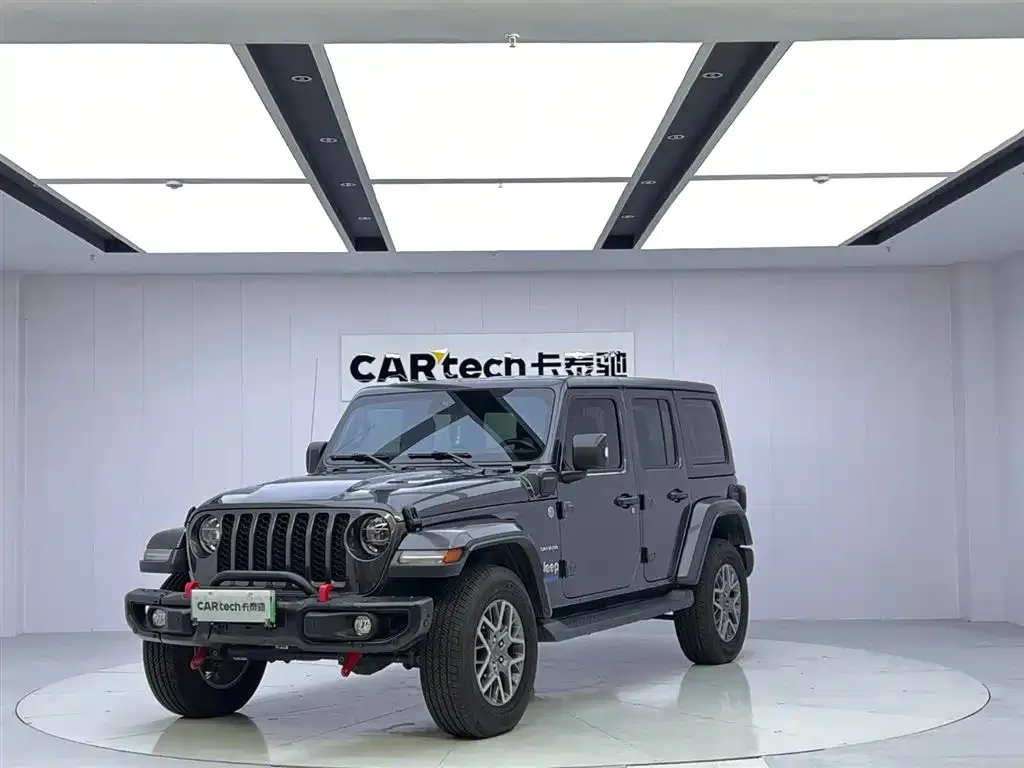 Jeep Wrangler PHEV — фото 1