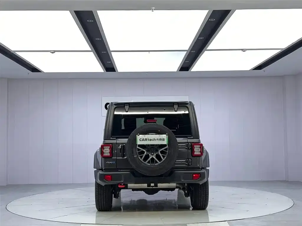 Jeep Wrangler PHEV — фото 4