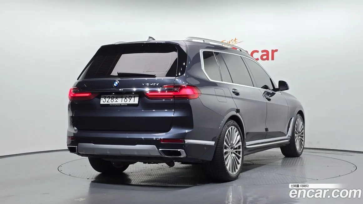 BMW X7 — фото 2