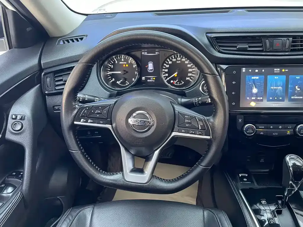 Nissan X-Trail — фото 10
