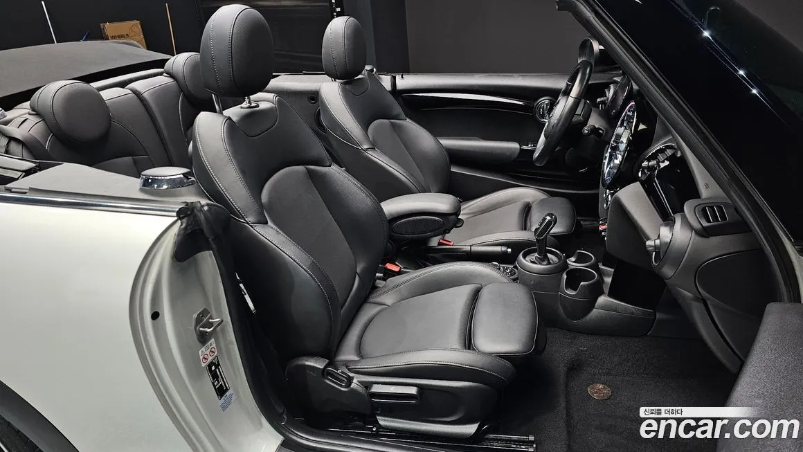 Mini Cooper Convertible — фото 10