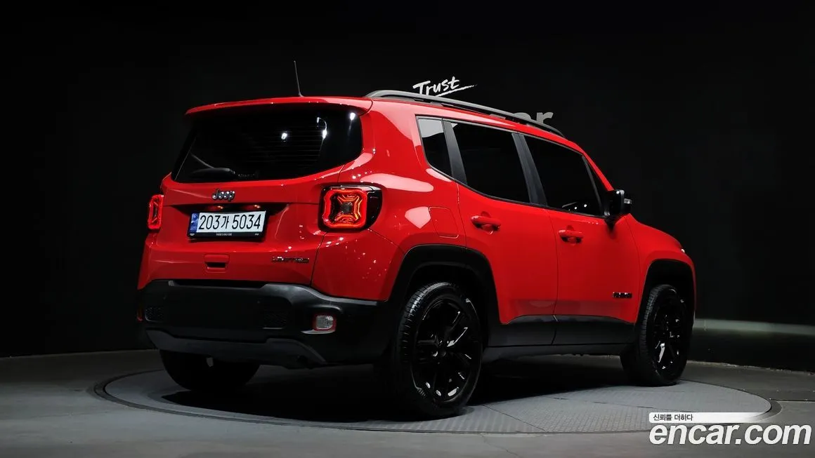 Jeep Renegade — фото 2