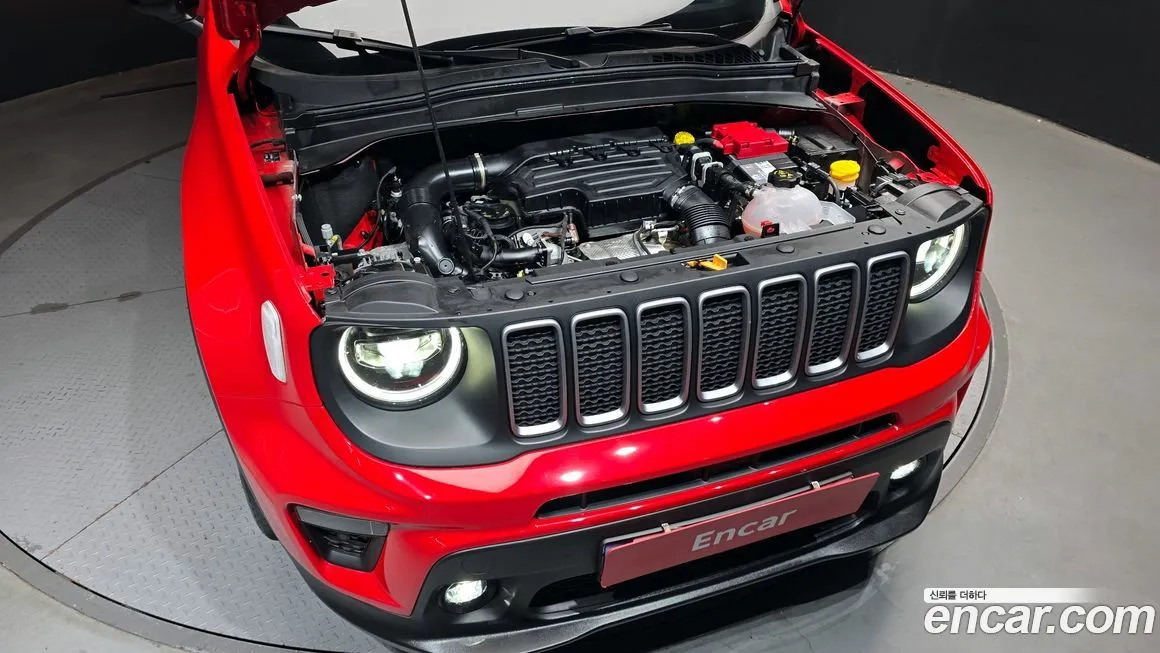 Jeep Renegade — фото 6