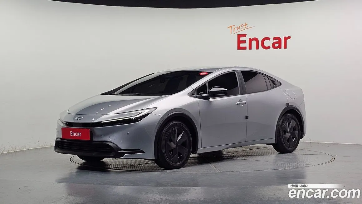 Toyota Prius — фото 1