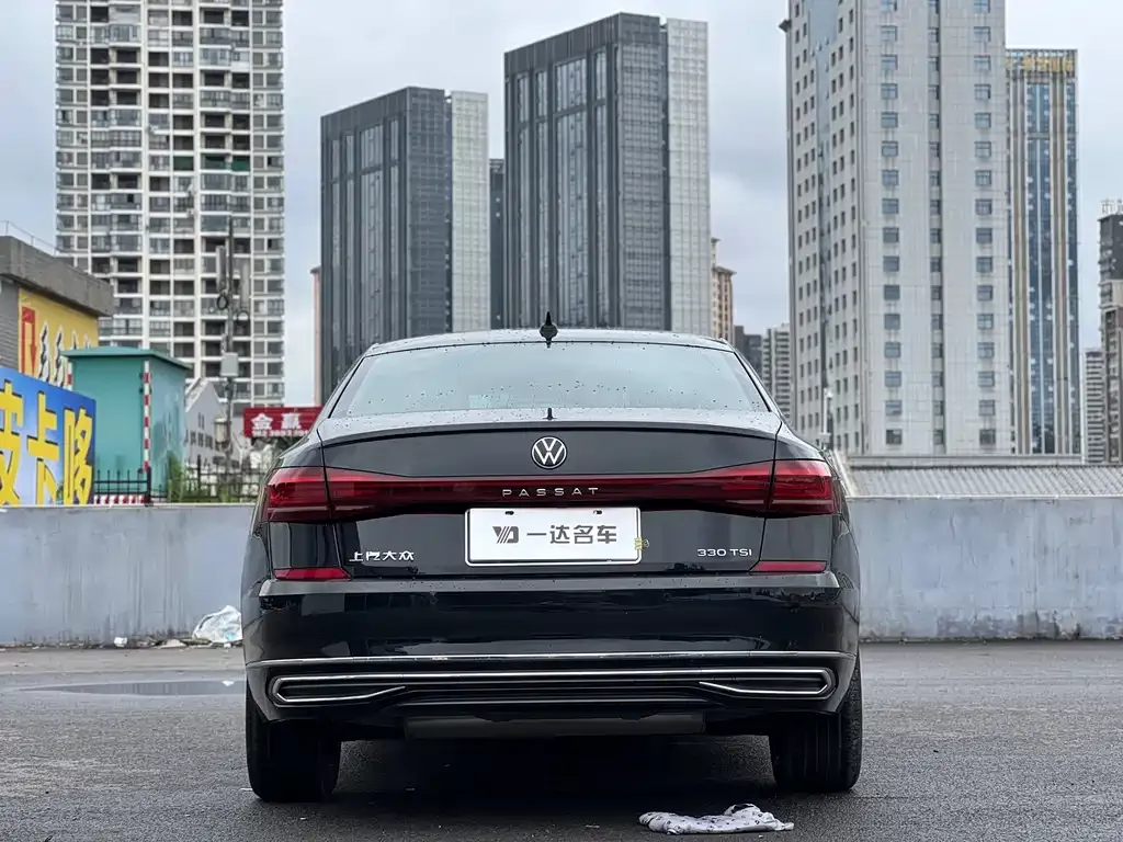Volkswagen Passat — фото 10