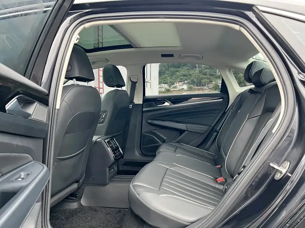 Volkswagen Passat — фото 5