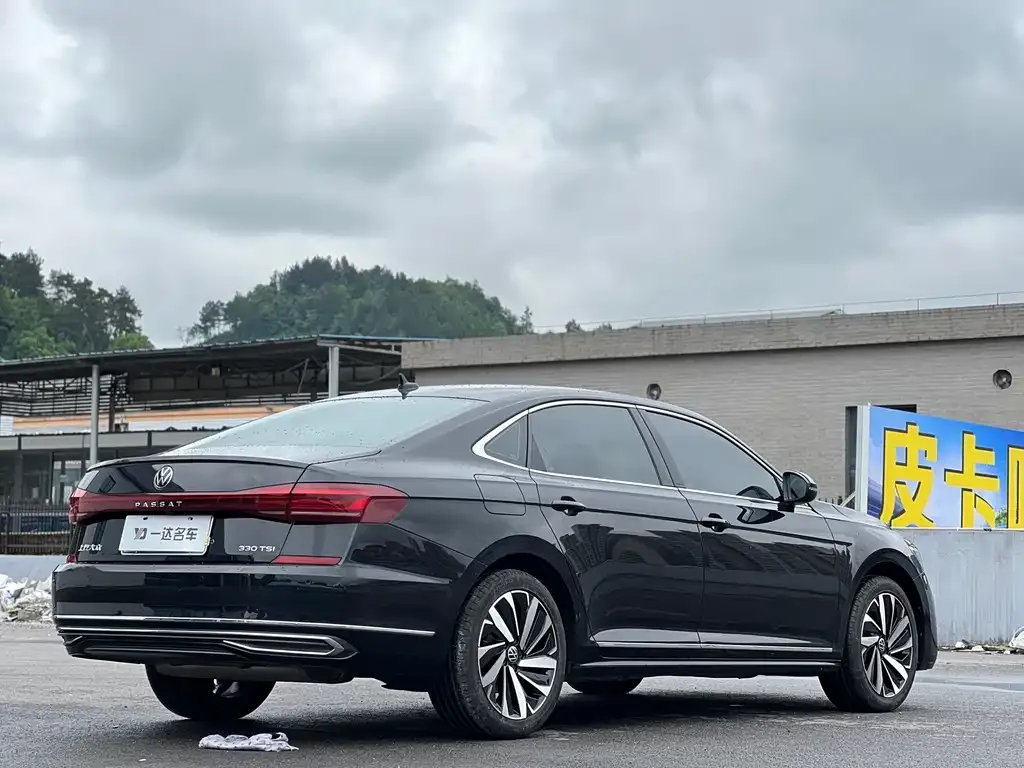 Volkswagen Passat — фото 8