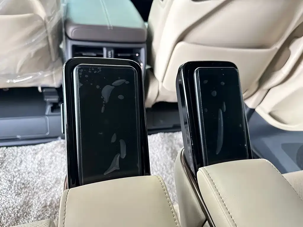 Toyota Alphard — фото 10