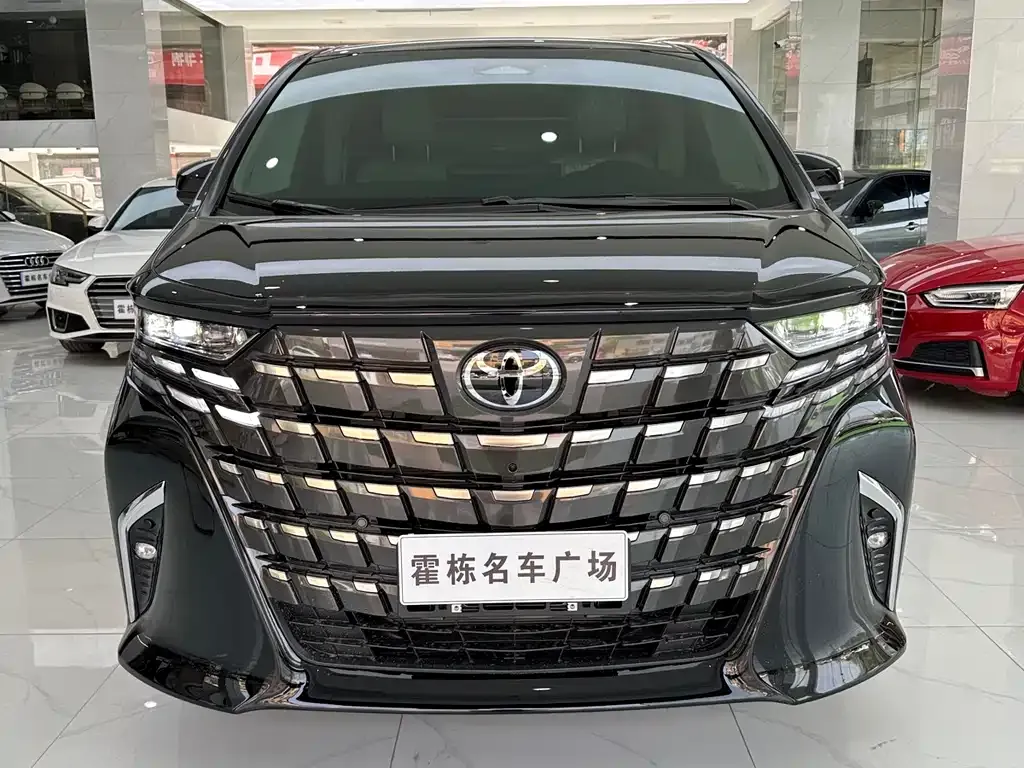 Toyota Alphard — фото 2