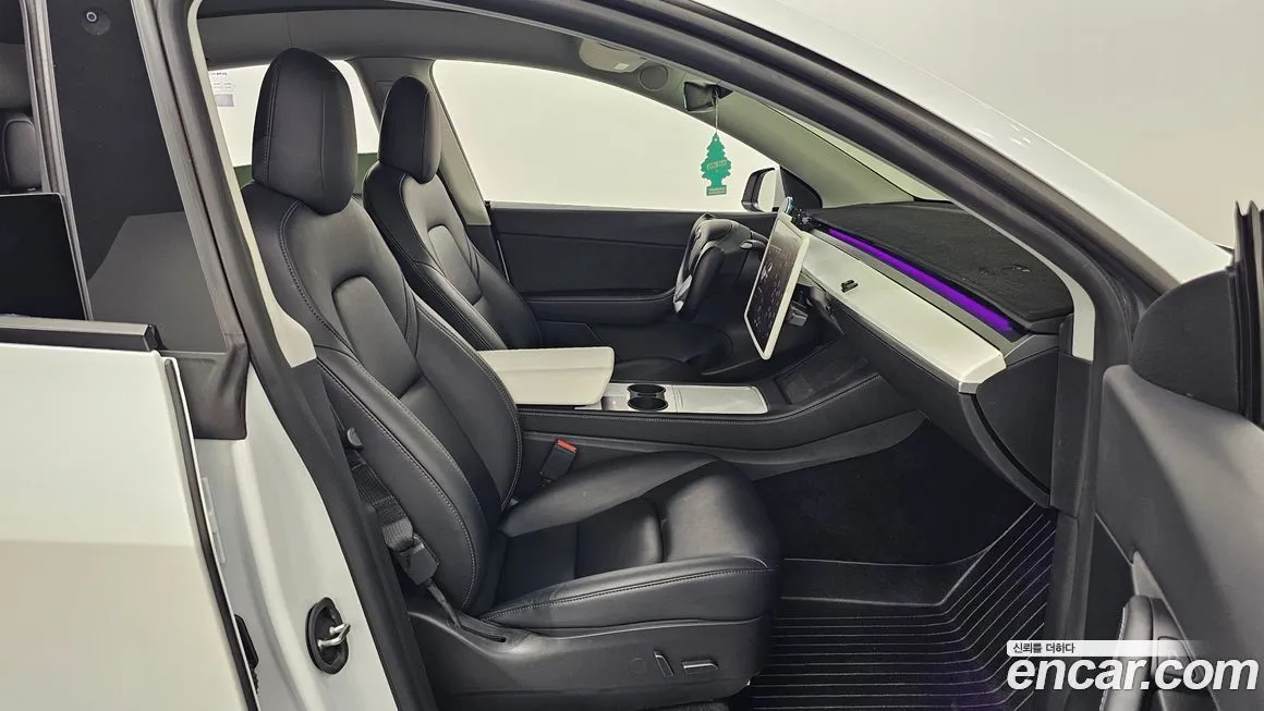 Tesla Model Y — фото 10