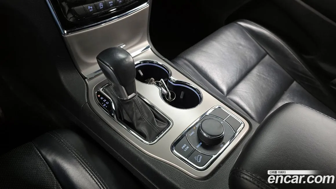 Jeep Cherokee — фото 9