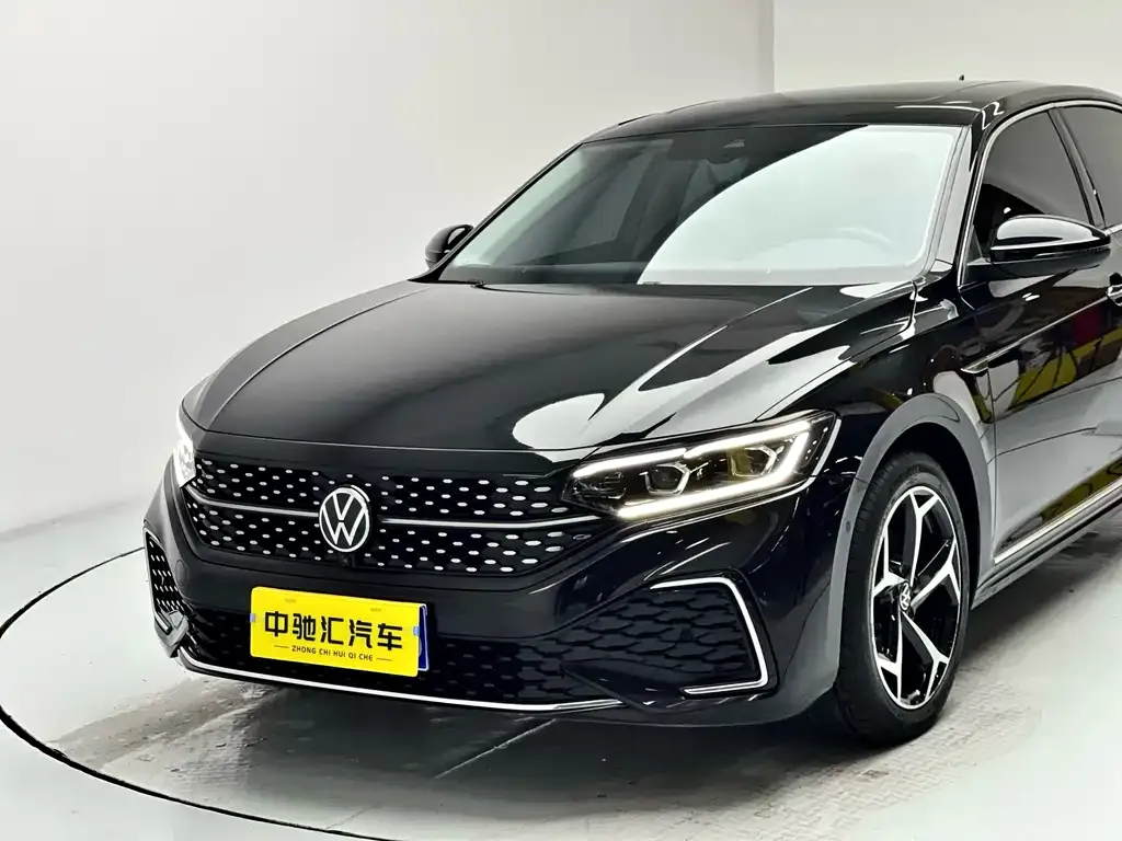 Volkswagen Passat — фото 4