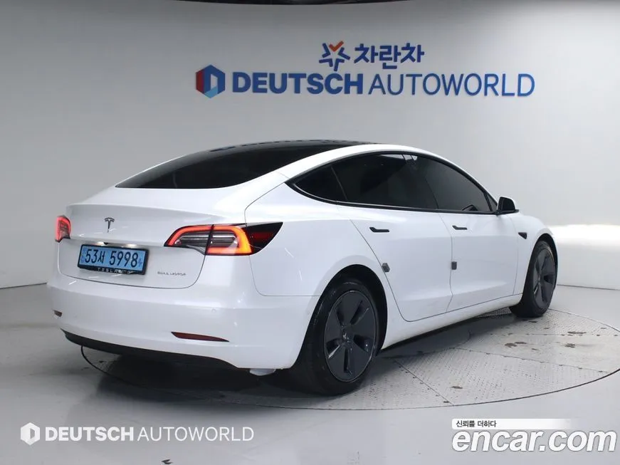 Tesla Model 3 — фото 2