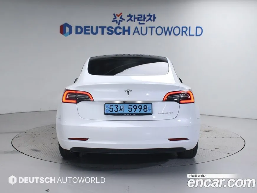 Tesla Model 3 — фото 4