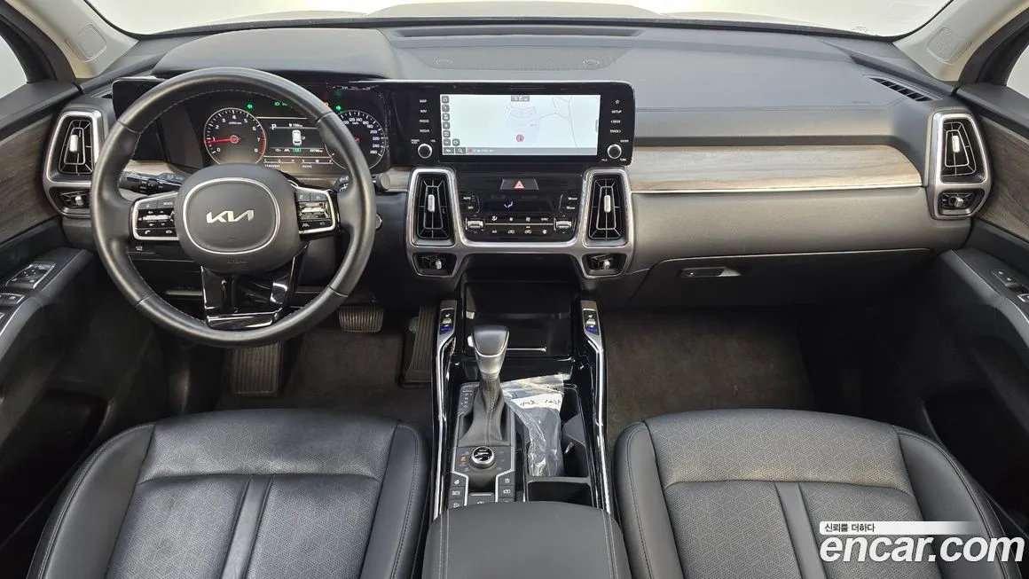 Kia Sorento — фото 7
