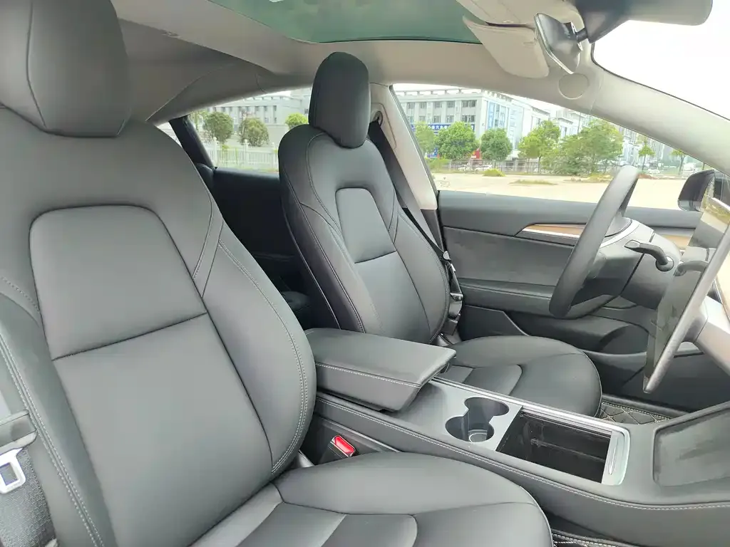 Tesla Model 3 — фото 10