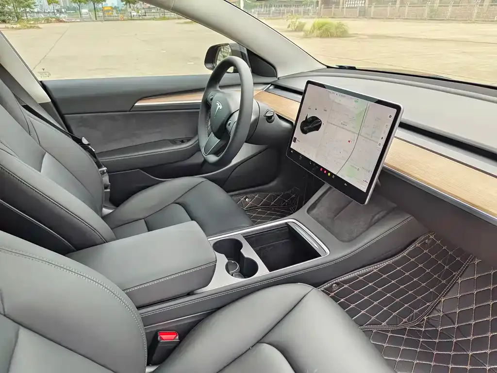 Tesla Model 3 — фото 9