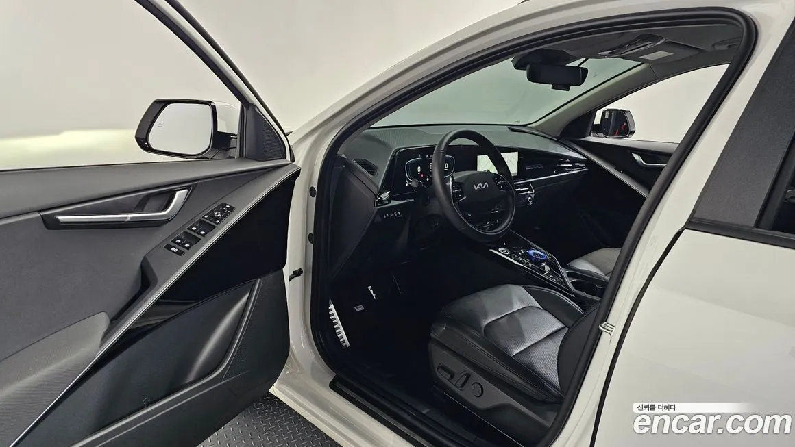 Kia Niro — фото 10