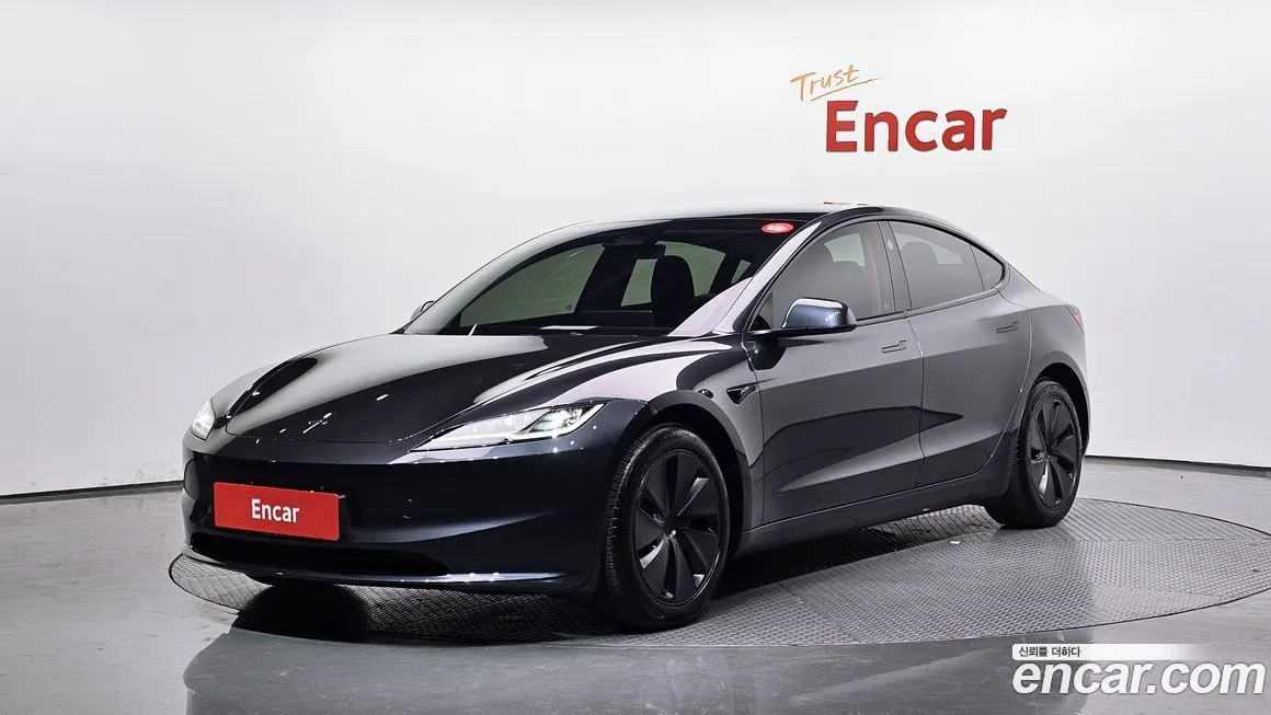 Tesla Model 3 — фото 1
