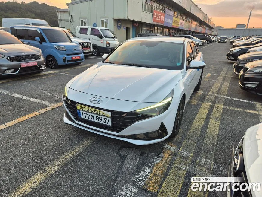 Hyundai AVANTE — фото 1