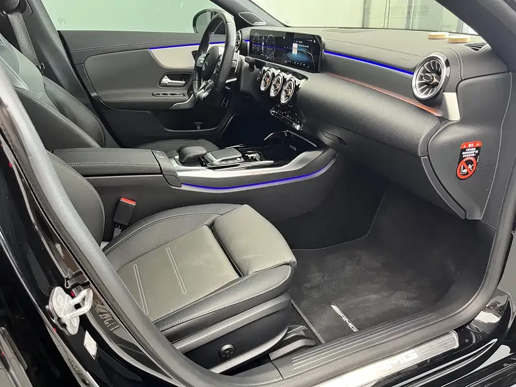 Mercedes-Benz CLA AMG — фото 10