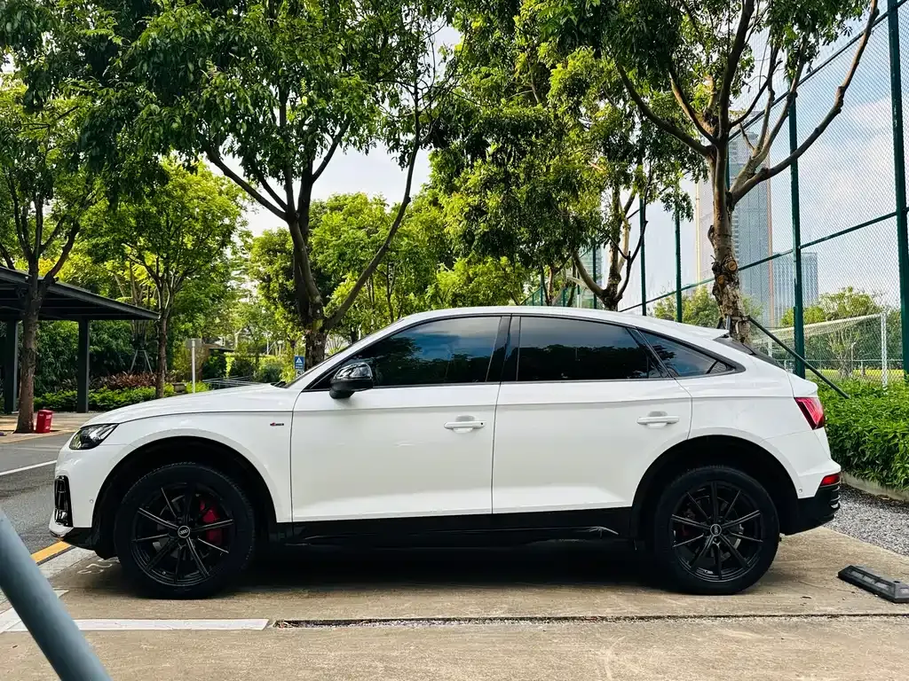 Audi Q5L Sportback — фото 2